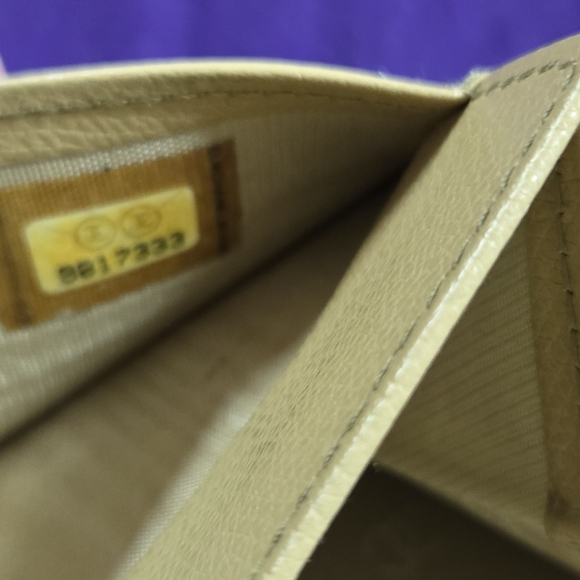 VINTAGE CHANEL LONG WALLET COCO BUTTON YELLOW LEATHER - Picture 8 of 13